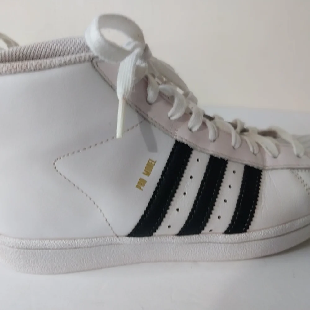 ADIDAS Pro Model Men's Size 5.5 White and Black High-Top Sneakers